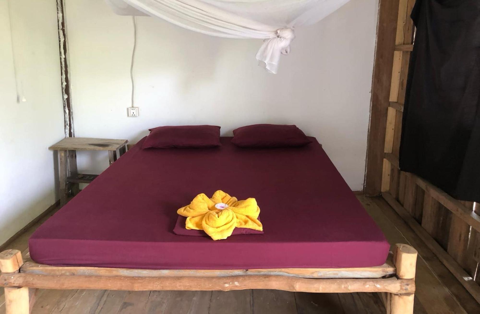 The Bonsai Hostel Koh Rong Sanloem Exterior photo